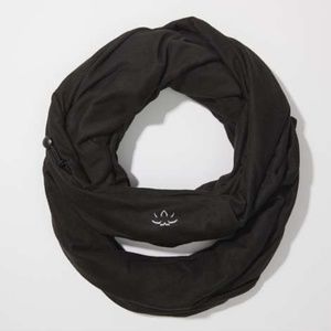 Beyond Yoga Pocket Infinity Scarf